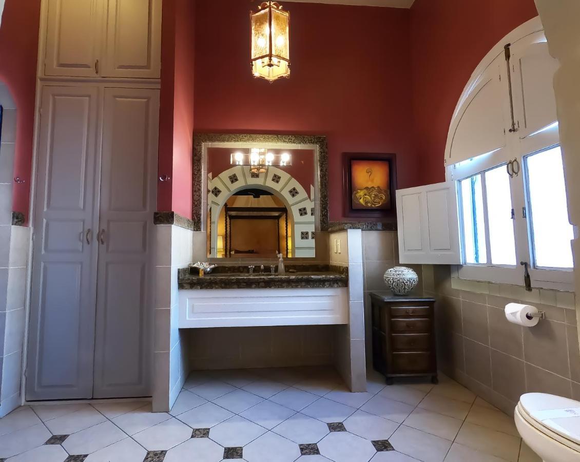 La Perla Hotel Boutique B&B Guadalajara Exteriör bild